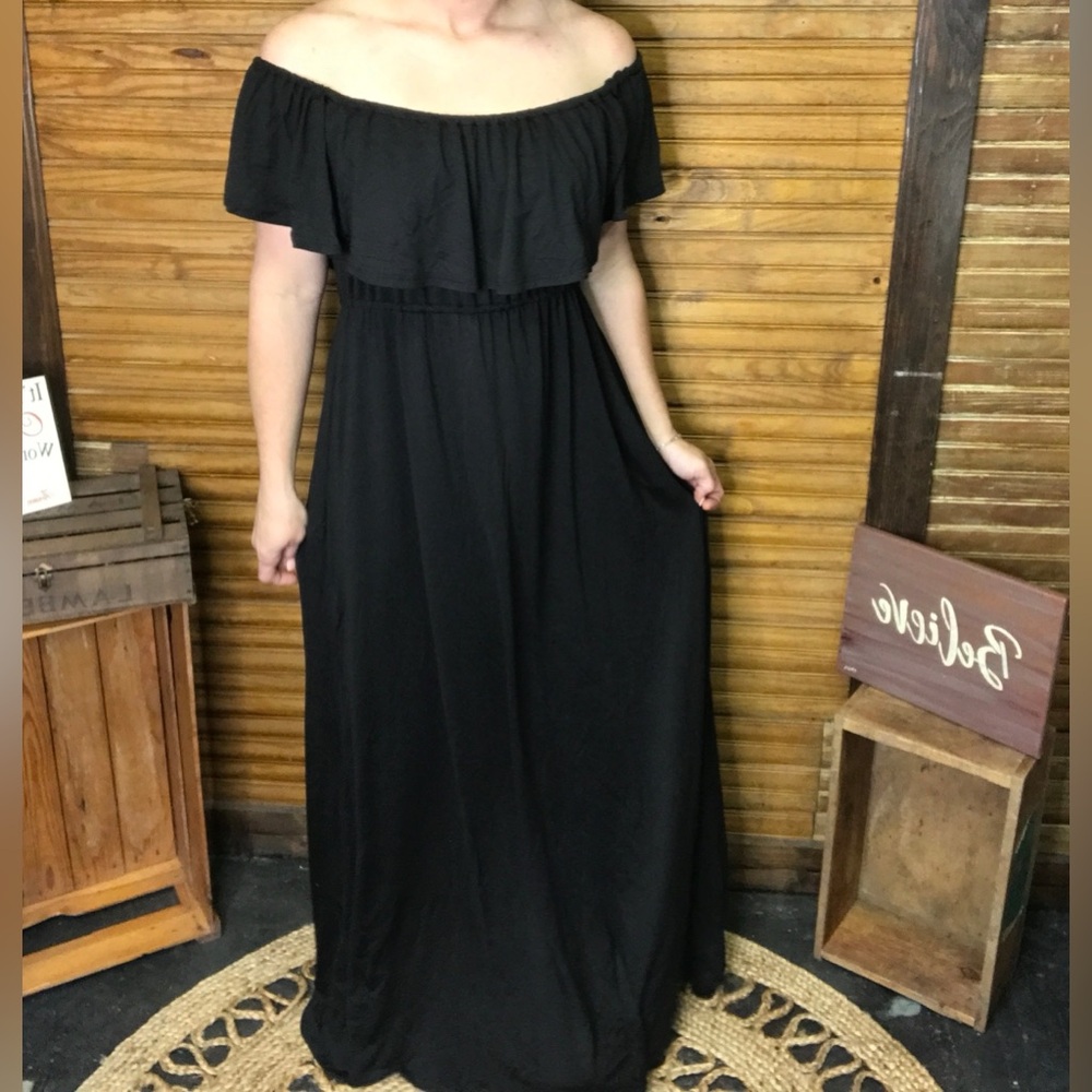 Plus maxi dress, black off shoulder
